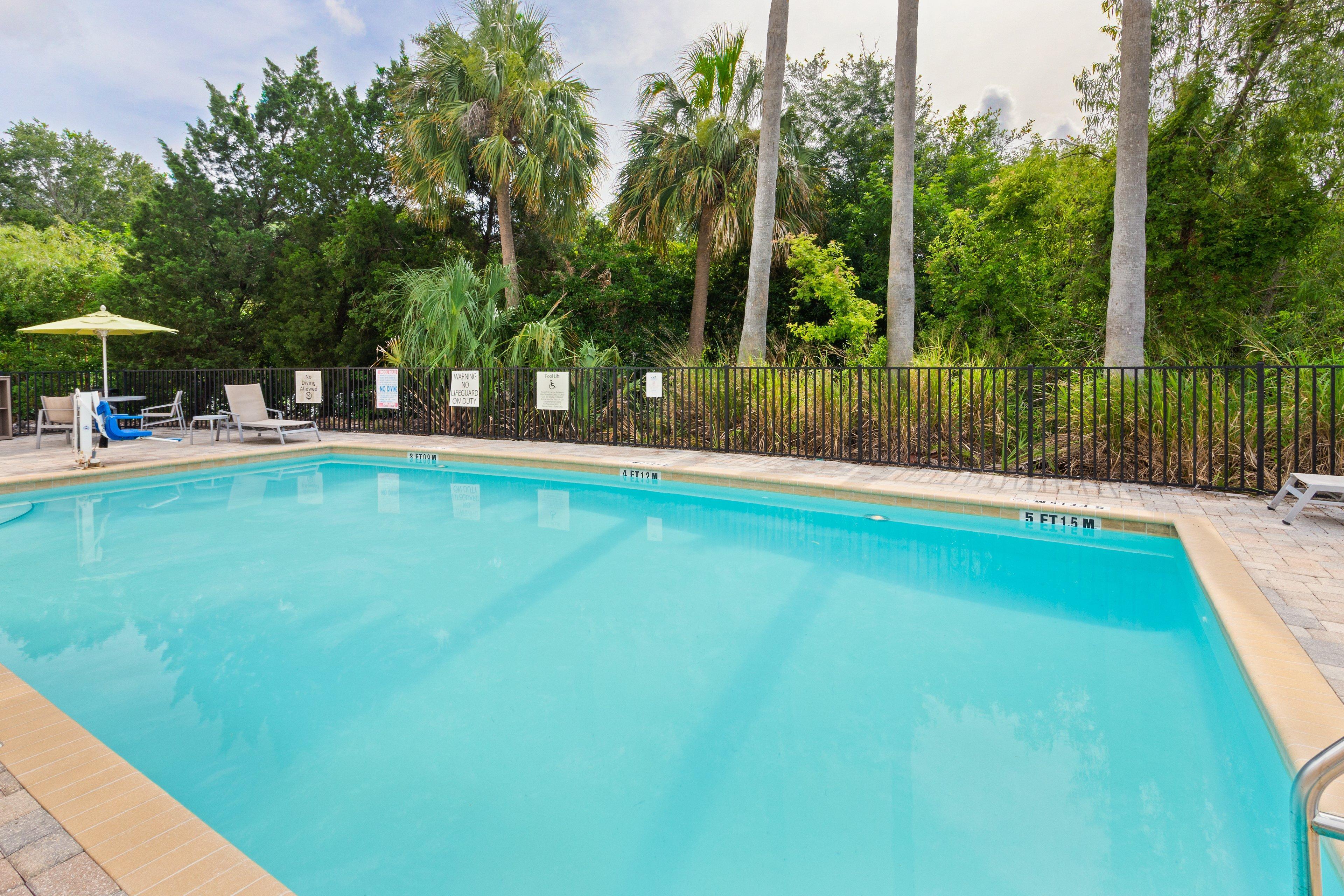 Holiday Inn Express Hotel & Suites Largo-Clearwater By Ihg Exterior foto